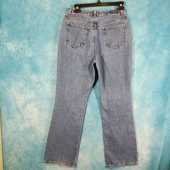 Liz Claiborne Lizwear Women's Jeans, Bootcut Fit, Denim, Size 6 (28W 31.25L) - Picture 2 of 6